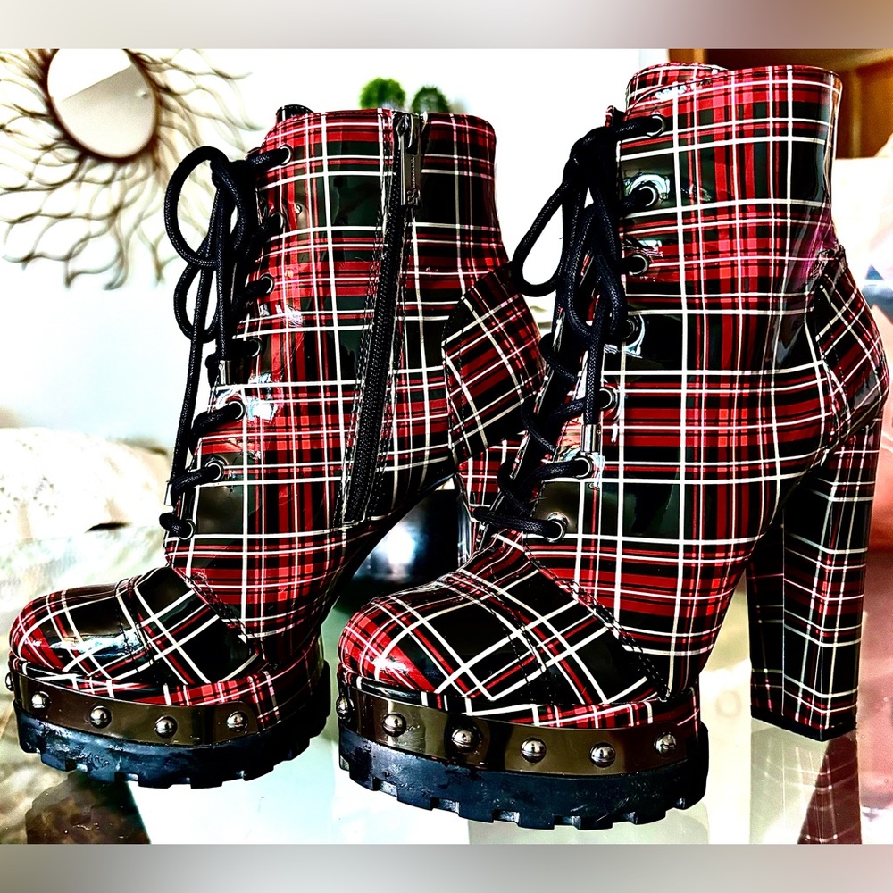 Jessica Simpson Lace-Up Women's Boots, 6.5